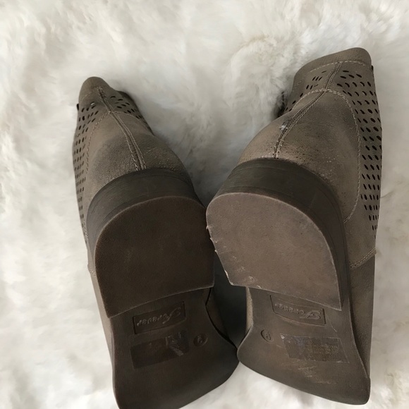 Forever 9 faux brown shimmer bottie ankle boot - Picture 8 of 8